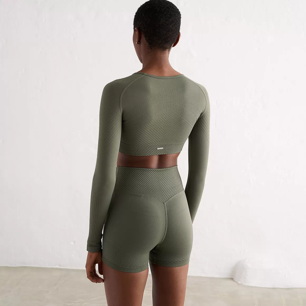 Aim Olive Motion Seamless Cropped Long Sleeve Top New